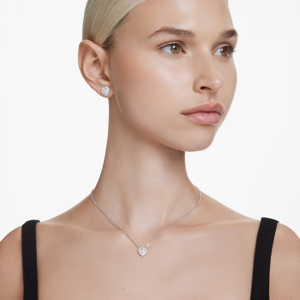 Swarovski Jewellery
Swarovski x Ariana Grande Mixed Cuts Crystal Heart Necklace & Earrings Set 1 x 1cm, 1 x 0.9cm, 38-45cm