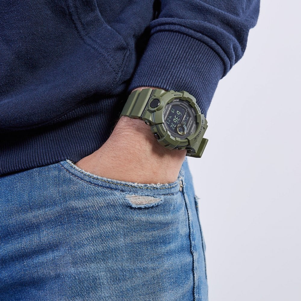 Lighter-coloured watches are incredibly stylish, but they do require a bit more vigilance to keep them looking pristine. Lighter resins are prone to colour transfer from dark clothing (such as denim) and can show dirt more quickly.