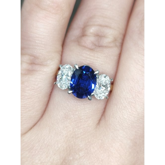 Faith Diamonds 18ct Yellow Gold with Platinum Head 2.37ct Oval Sapphire with 1.40ct D/E Oval Cut Diamond Sides LAB Grown Diamond Certified Ring