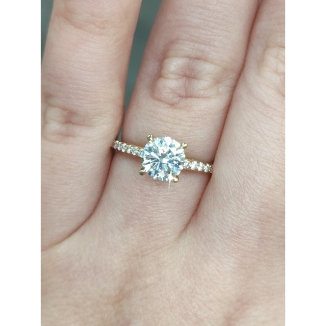 Faith Diamonds 9ct Yellow Gold 1.30ct D/E Colour Total Round Brilliant Cut Solitaire with Diamond Shoulders LAB Grown Diamond Certified Ring