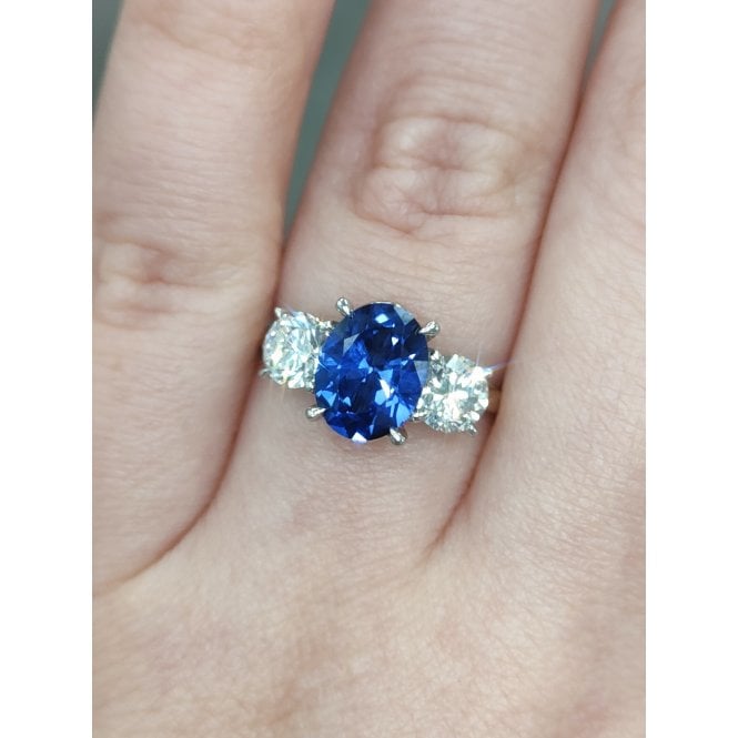 Faith Diamonds 9ct Yellow Gold 2.05ct Oval Sapphire with 1.00ct D/E Round Brilliant Cut Diamond Sides LAB Grown Diamond Certified Ring