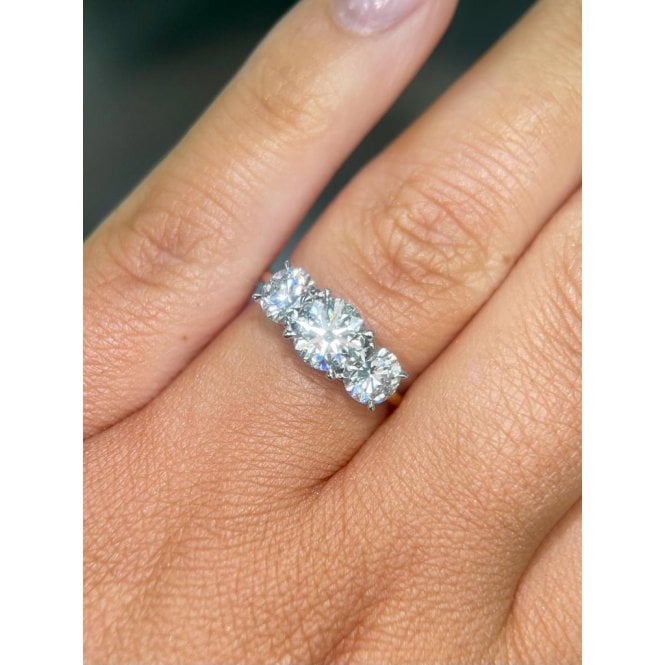 Faith Diamonds 9ct Yellow Gold 2.10ct Total D/E Colour Round Brilliant Three Stone LAB Grown Diamond Certified Ring