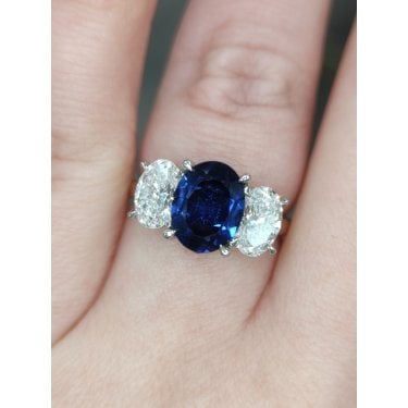 9ct Yellow Gold 2.23ct Oval Sapphire with 1.40ct D/E Oval Cut Diamond Sides LAB Grown Diamond Certified Ring
