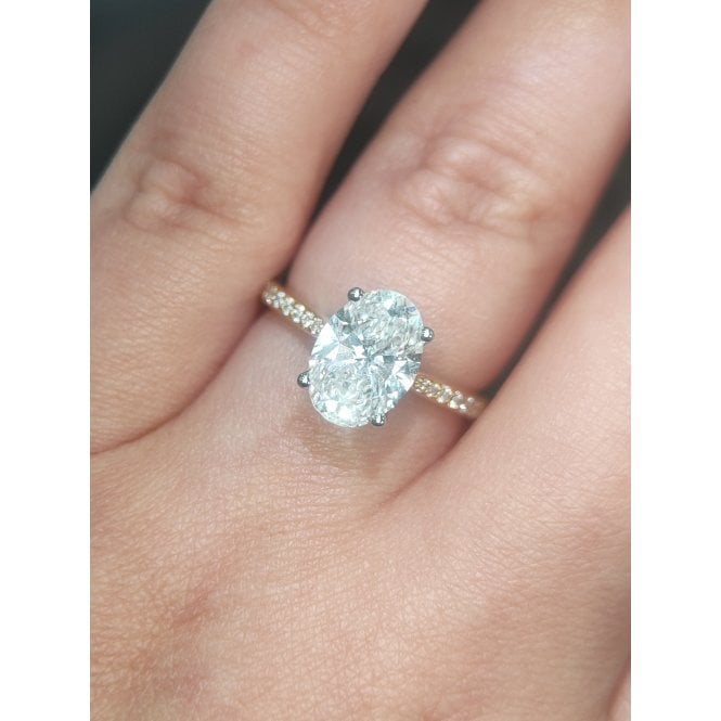 Faith Diamonds 9ct Yellow Gold 2.30ct Total D/E Colour Oval Cut Solitaire with Diamond Setting & Diamond Shoulders LAB Grown Diamond Certified Ring 