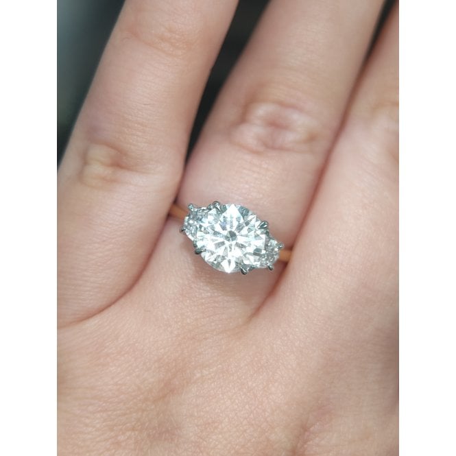 Faith Diamonds 9ct Yellow Gold 2.41ct Total D/E Colour Round Brilliant & Mixed Cut Trilogy LAB Grown Diamond Certified Ring